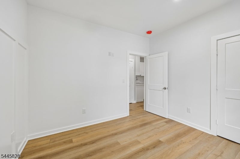7 Terrace Pl