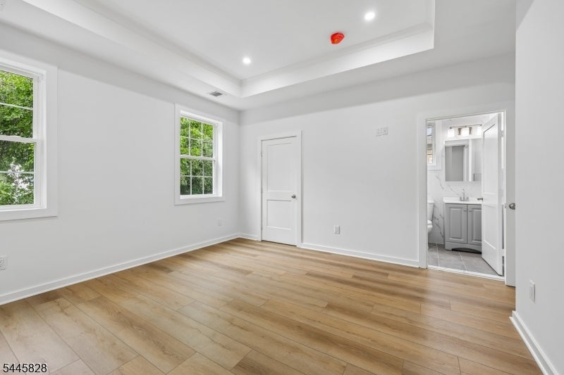 7 Terrace Pl