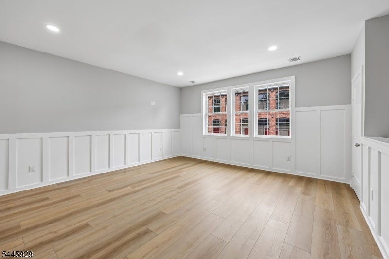 7 Terrace Pl