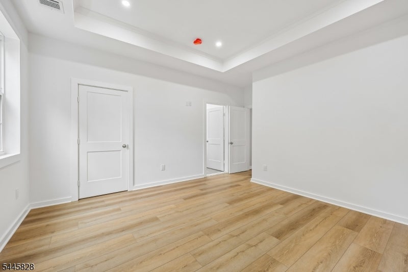 7 Terrace Pl