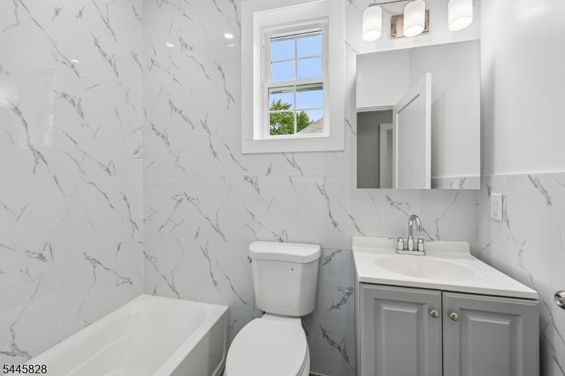 7 Terrace Pl