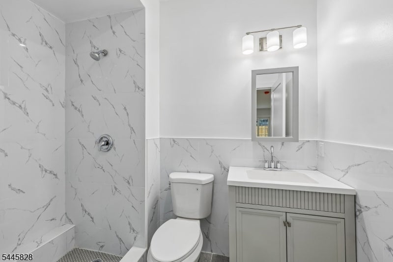 7 Terrace Pl