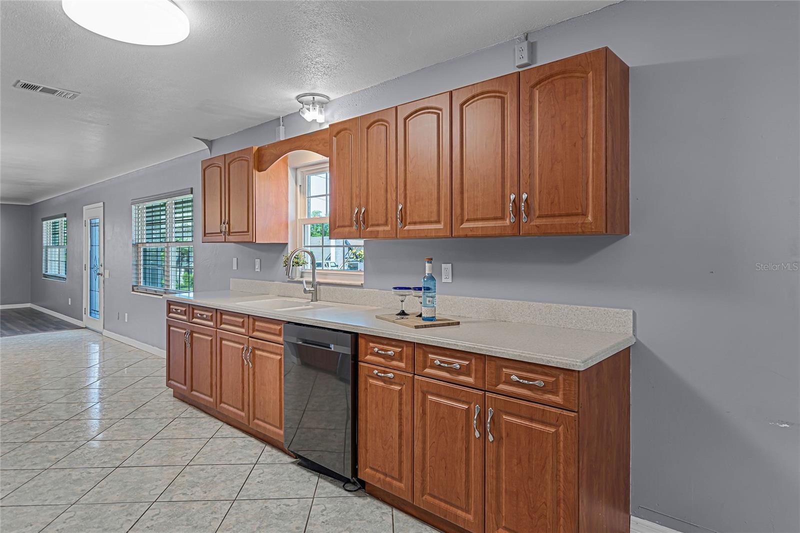 2580 E LAKE HARTRIDGE DR