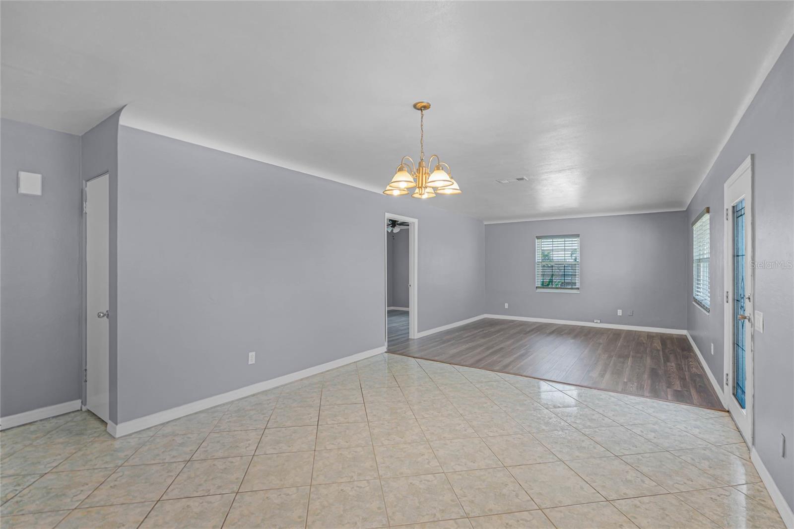 2580 E LAKE HARTRIDGE DR