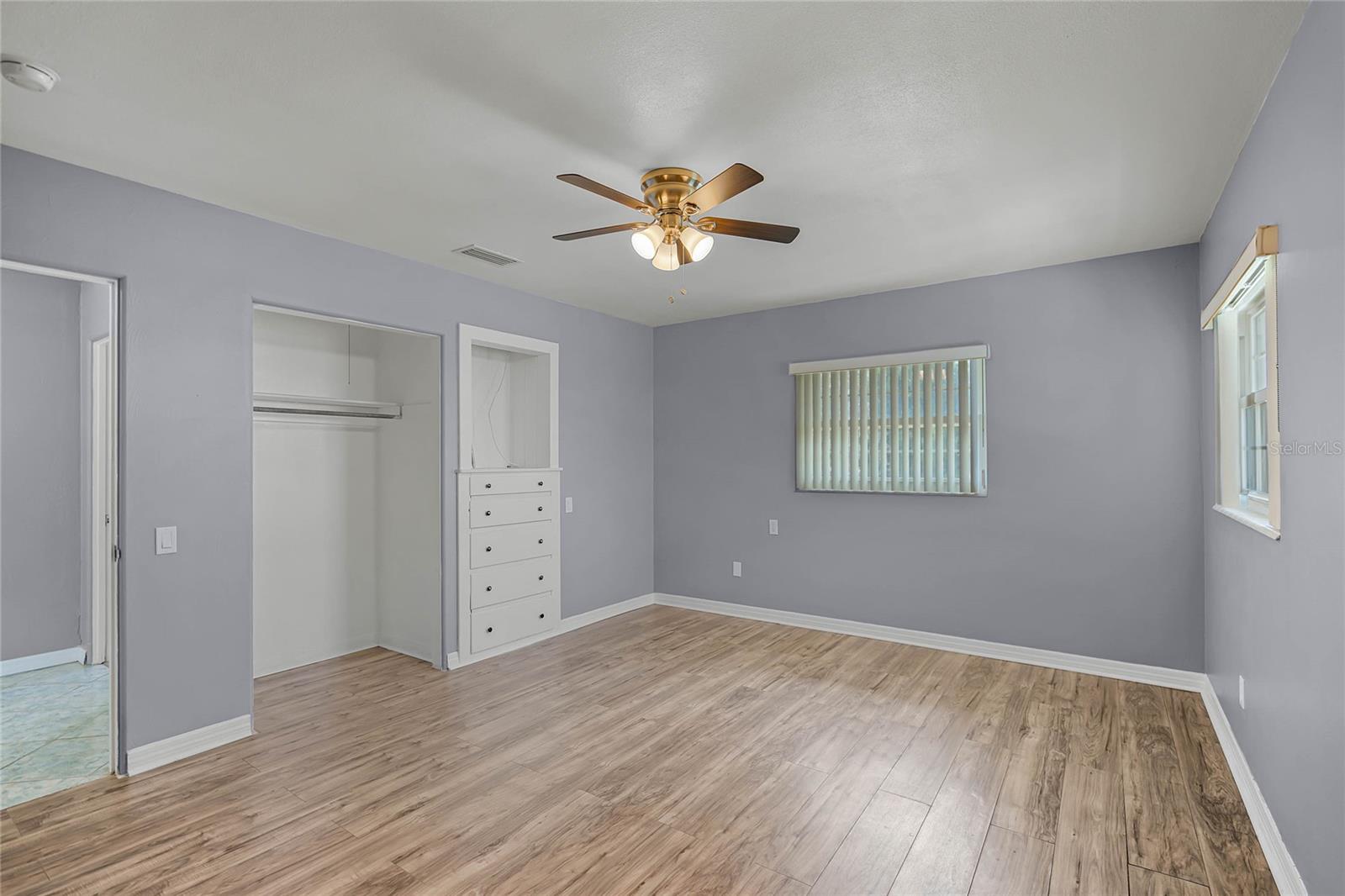 2580 E LAKE HARTRIDGE DR