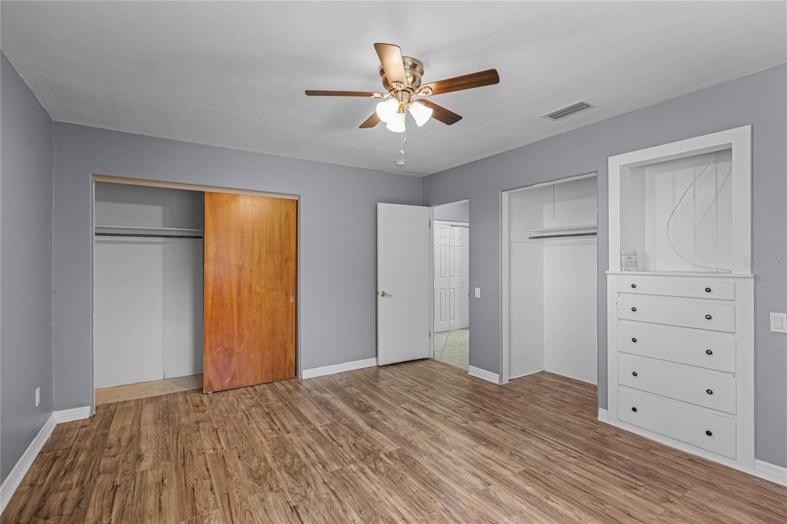 2580 E LAKE HARTRIDGE DR