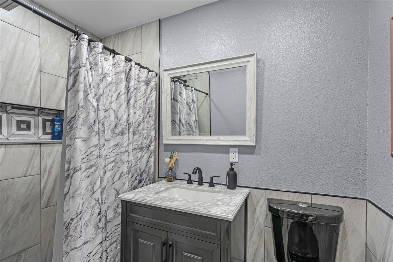 2580 E LAKE HARTRIDGE DR
