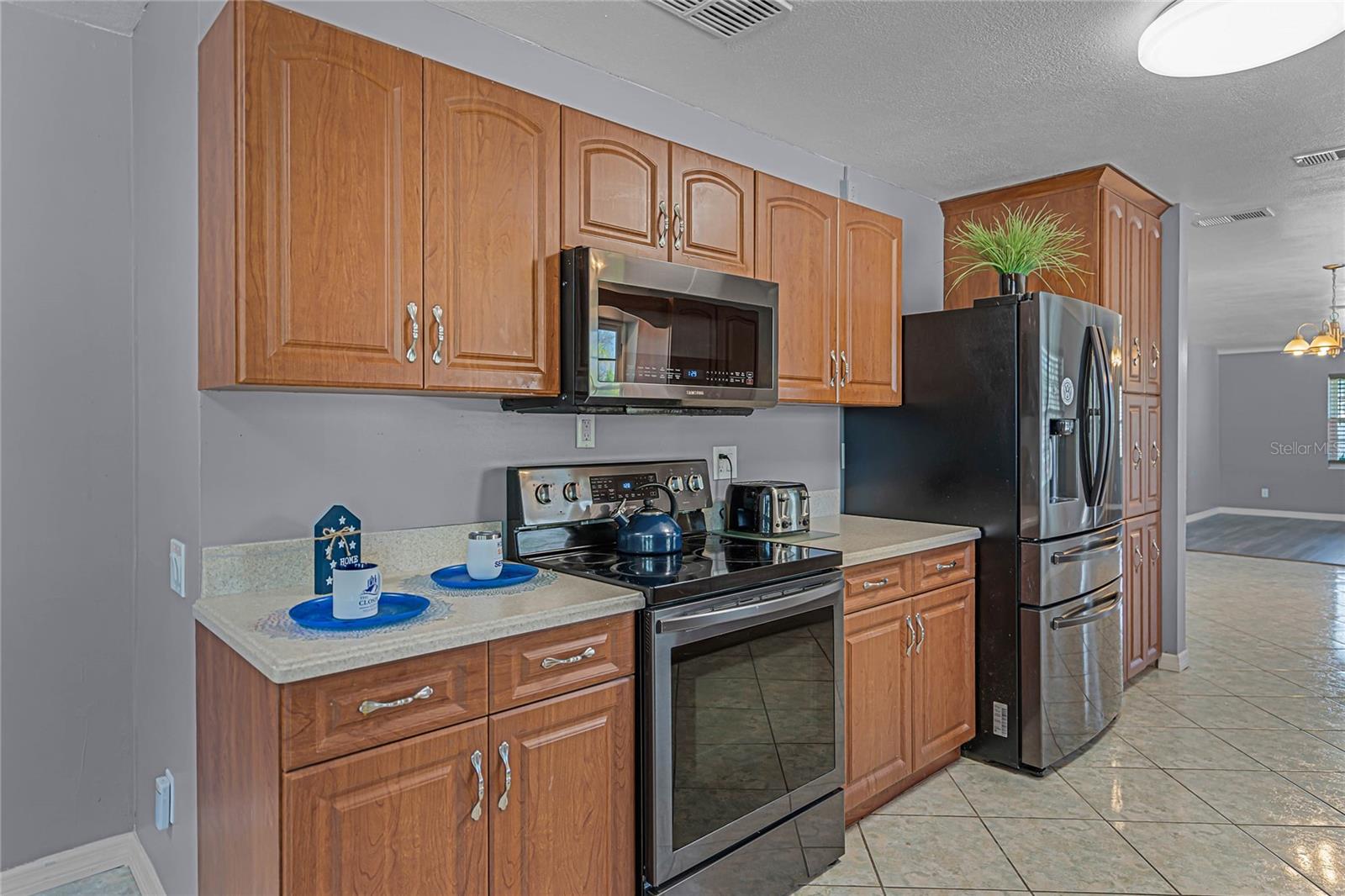 2580 E LAKE HARTRIDGE DR
