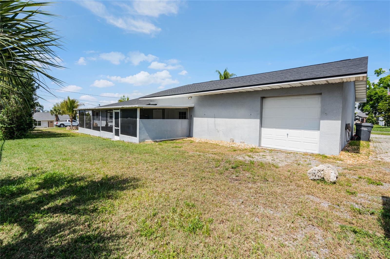 2580 E LAKE HARTRIDGE DR