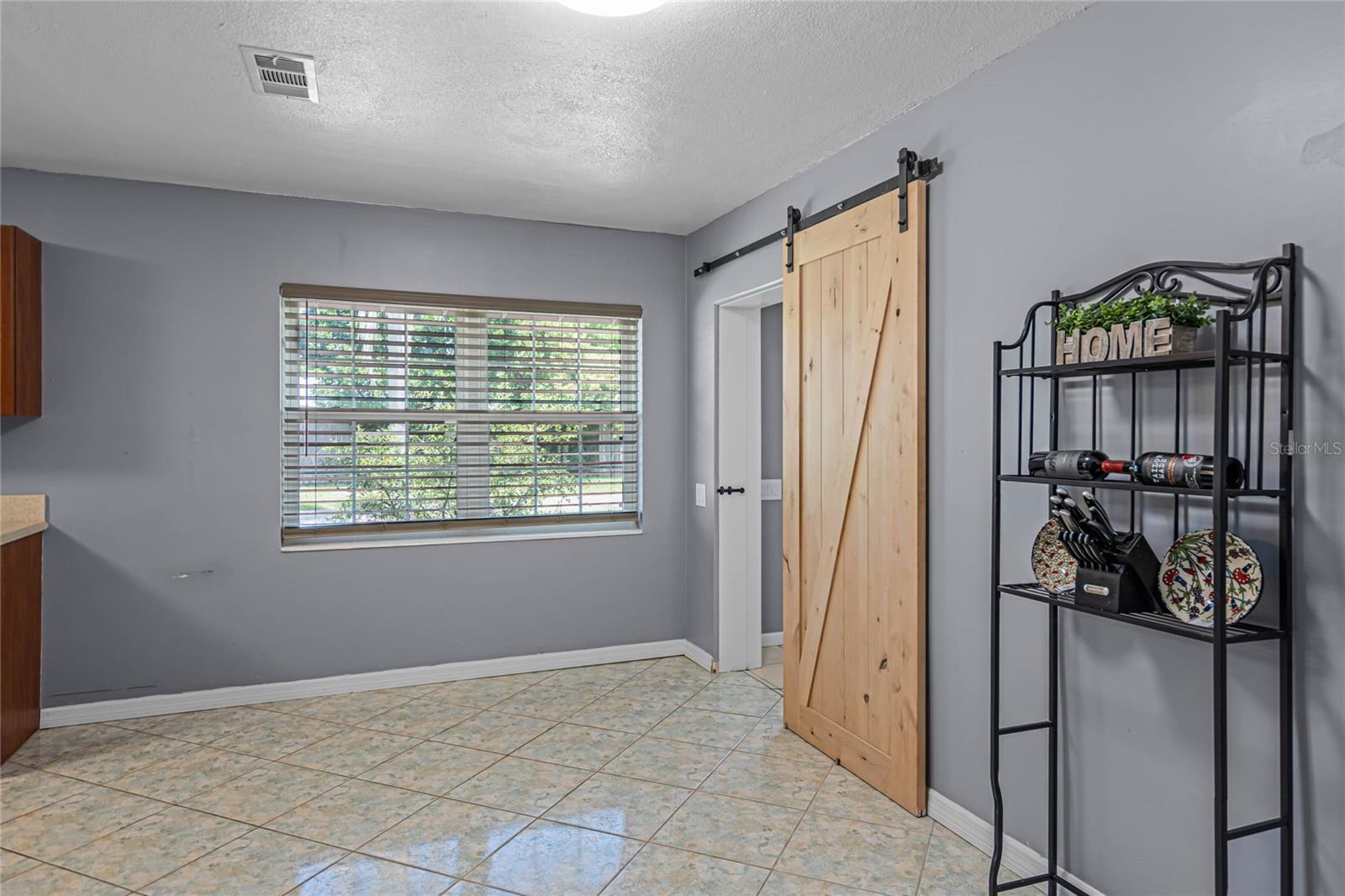 2580 E LAKE HARTRIDGE DR