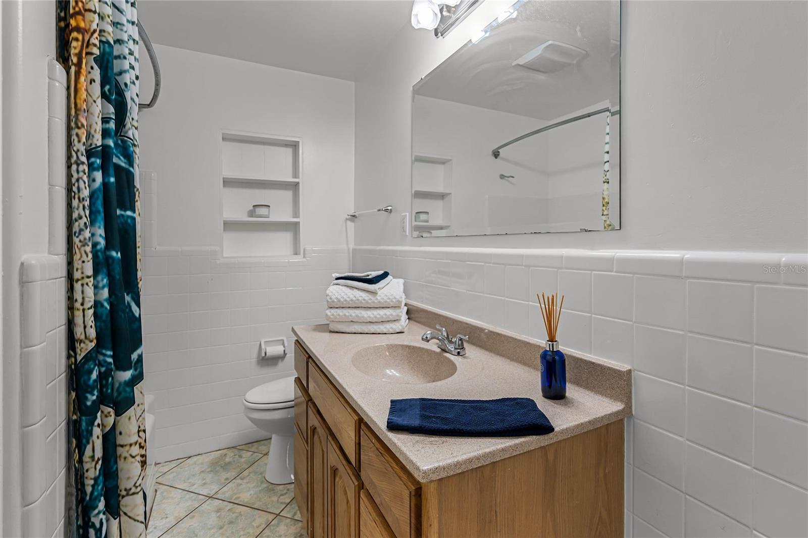 2580 E LAKE HARTRIDGE DR