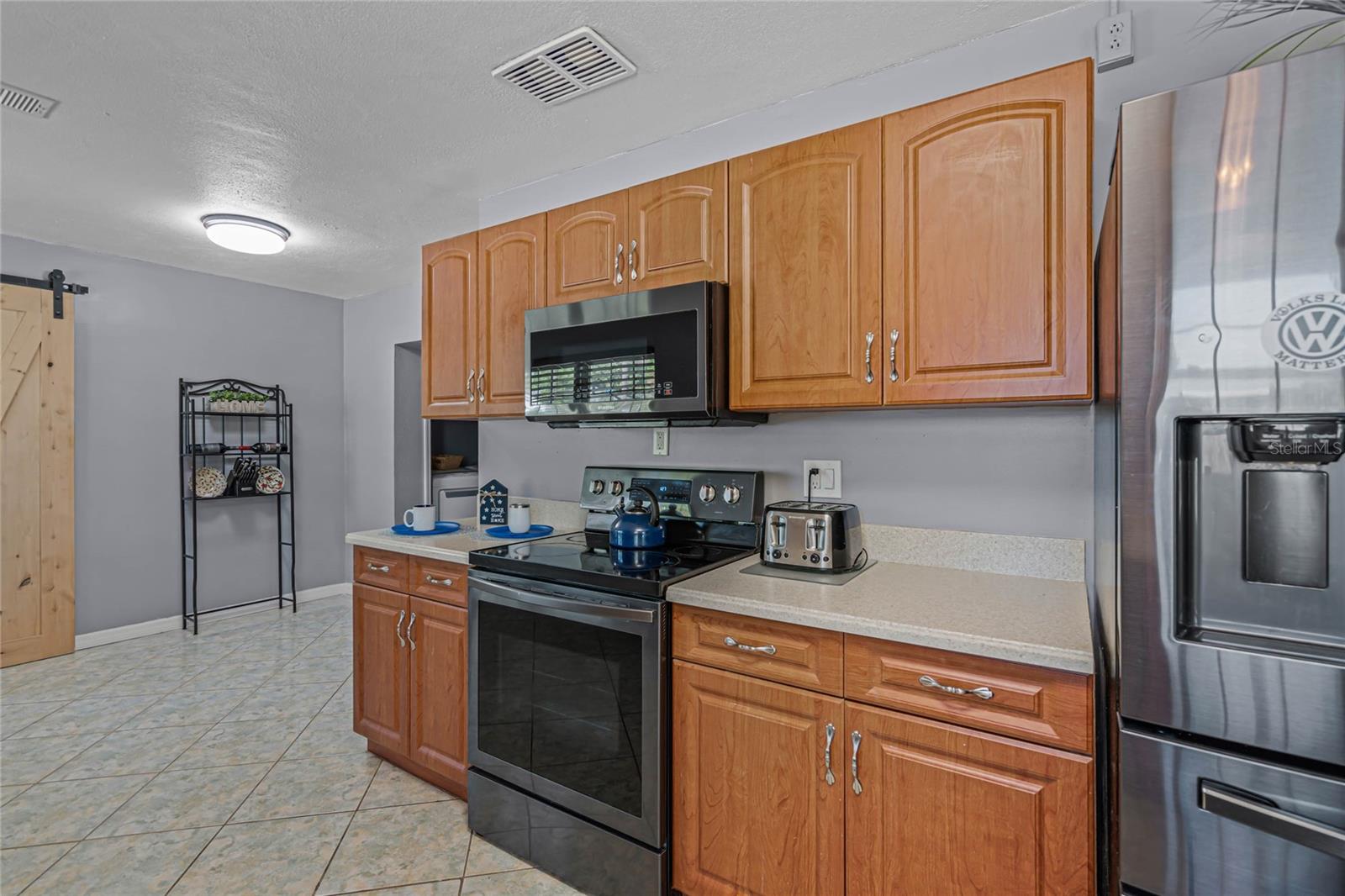 2580 E LAKE HARTRIDGE DR