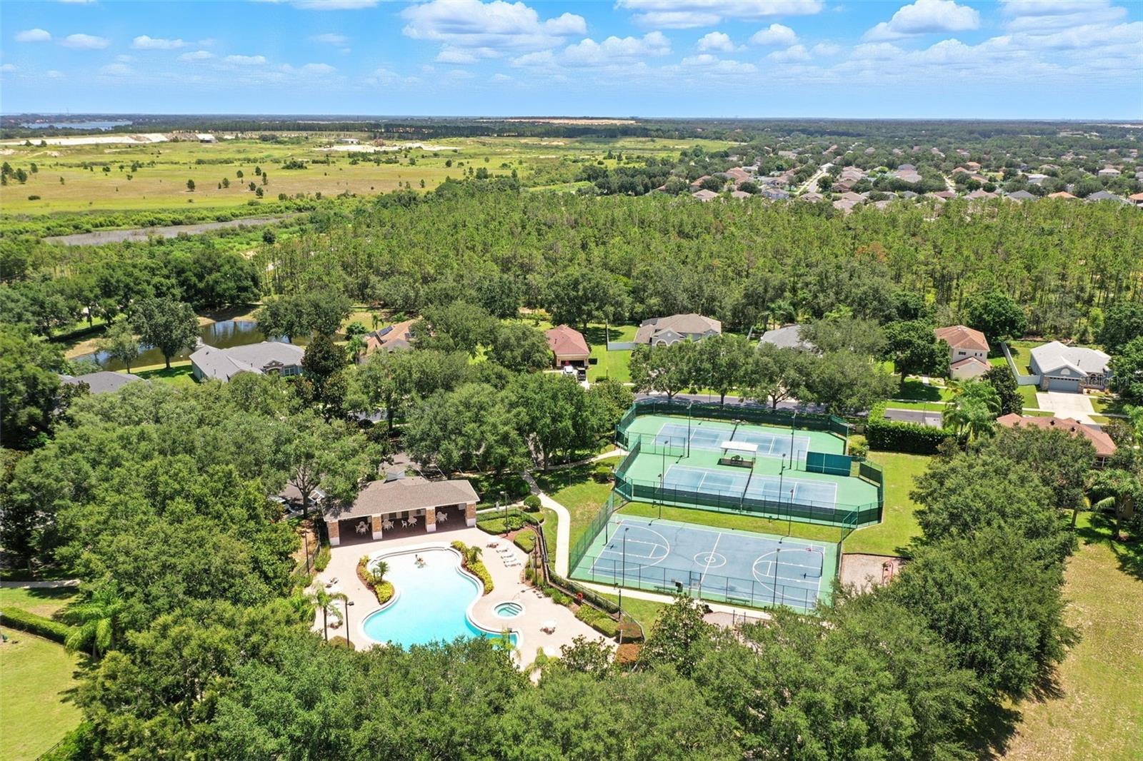 4516 BARRISTER DR
