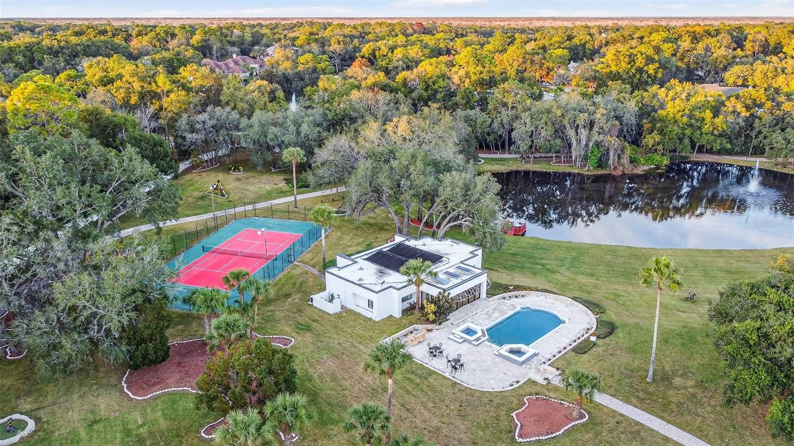 812 SWEETWATER CLUB BLVD