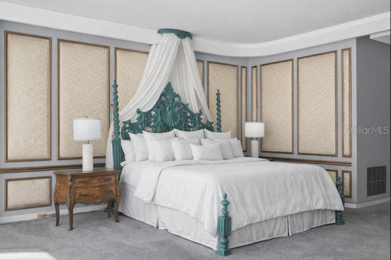 812 SWEETWATER CLUB BLVD