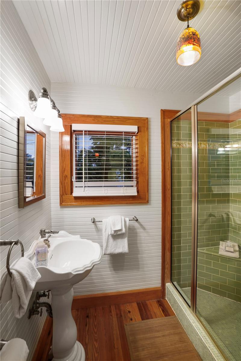 702 PASS A GRILLE WAY