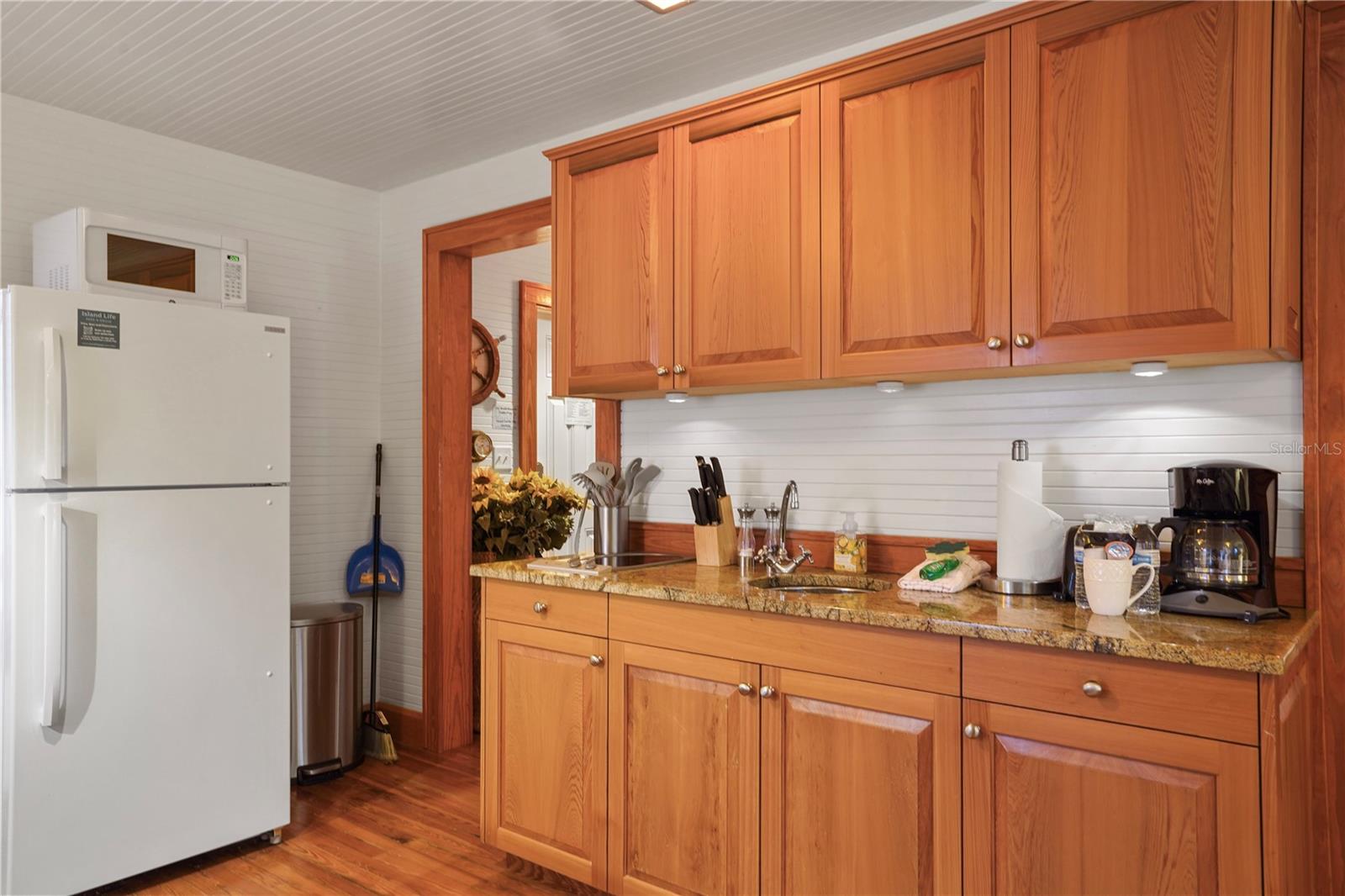 702 PASS A GRILLE WAY