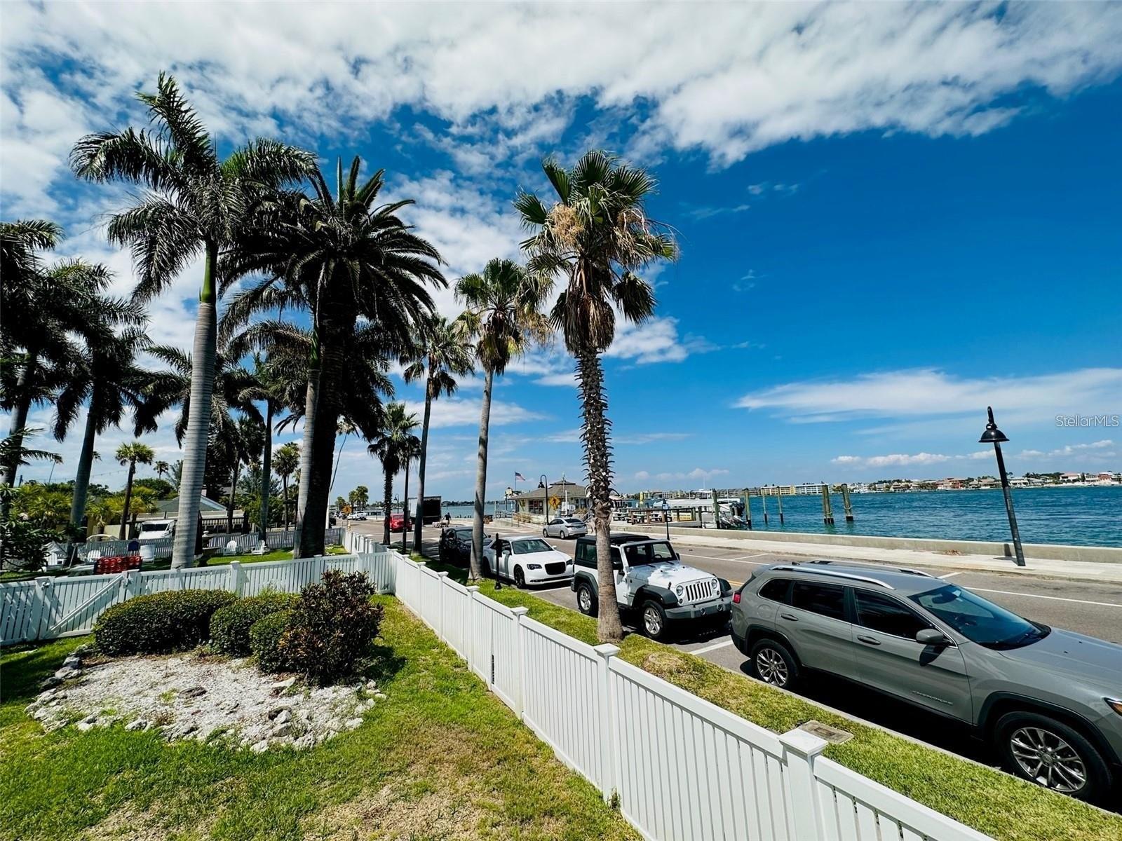 702 PASS A GRILLE WAY