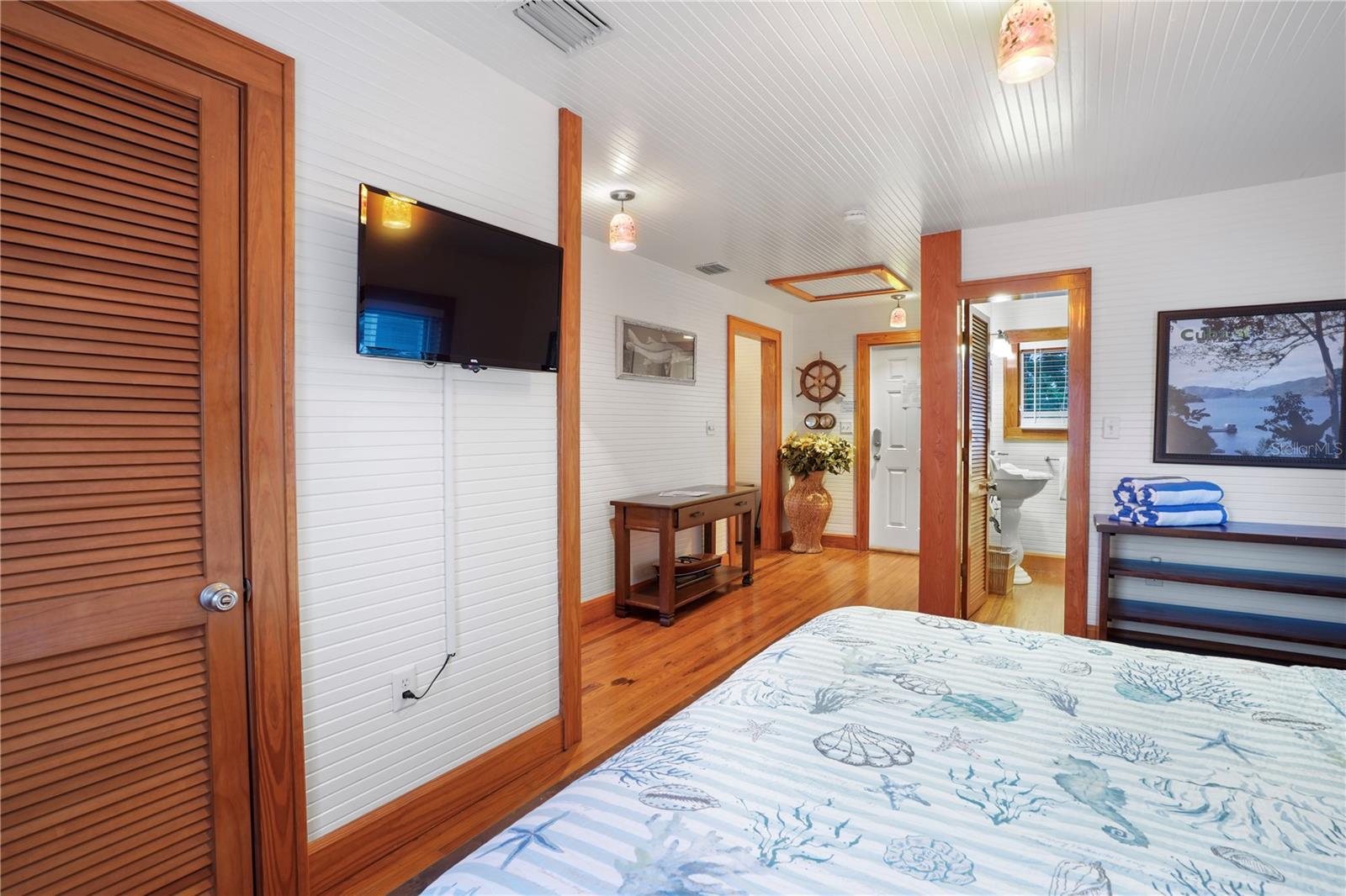 702 PASS A GRILLE WAY