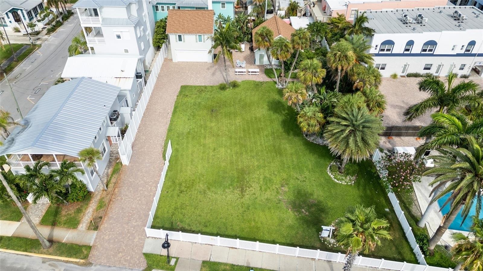 702 PASS A GRILLE WAY