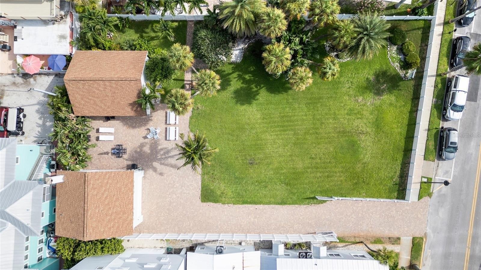 702 PASS A GRILLE WAY