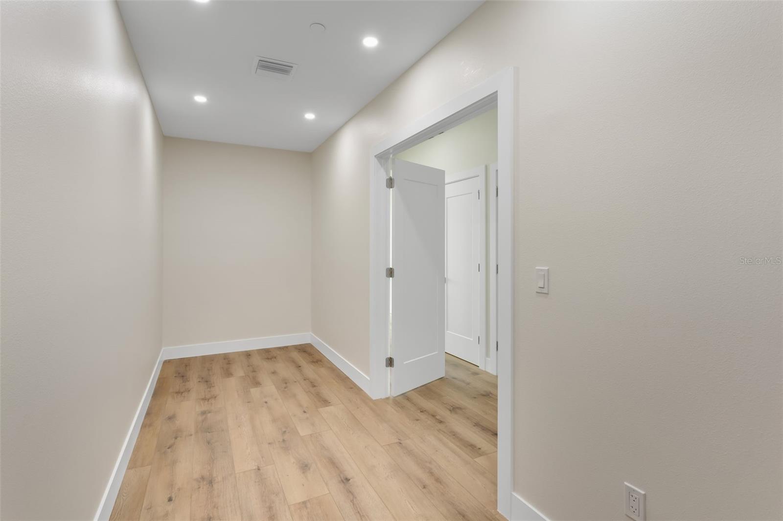 455 PINELLAS BAYWAY S #3B