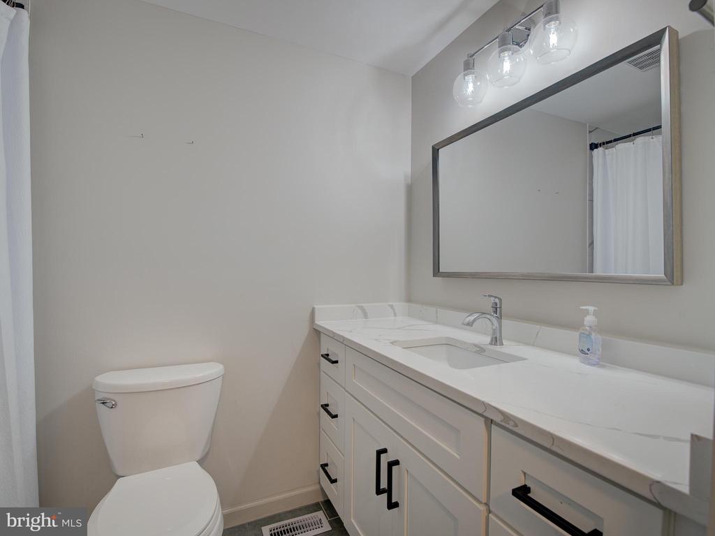 13102 MELVILLE LN