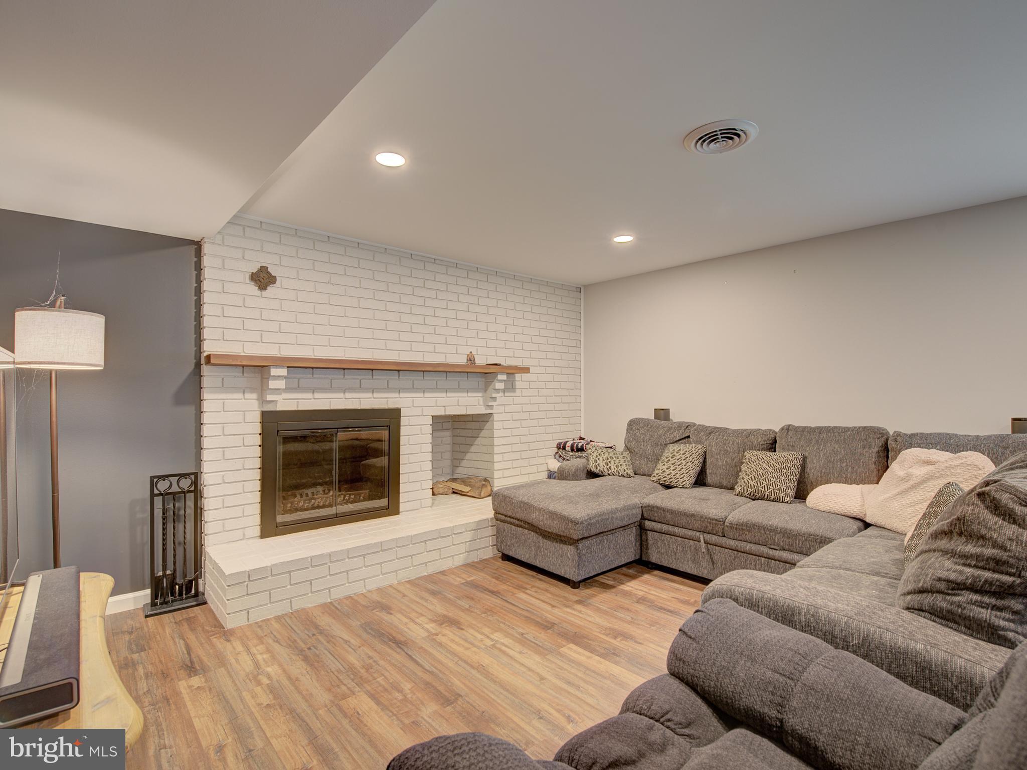 13102 MELVILLE LN