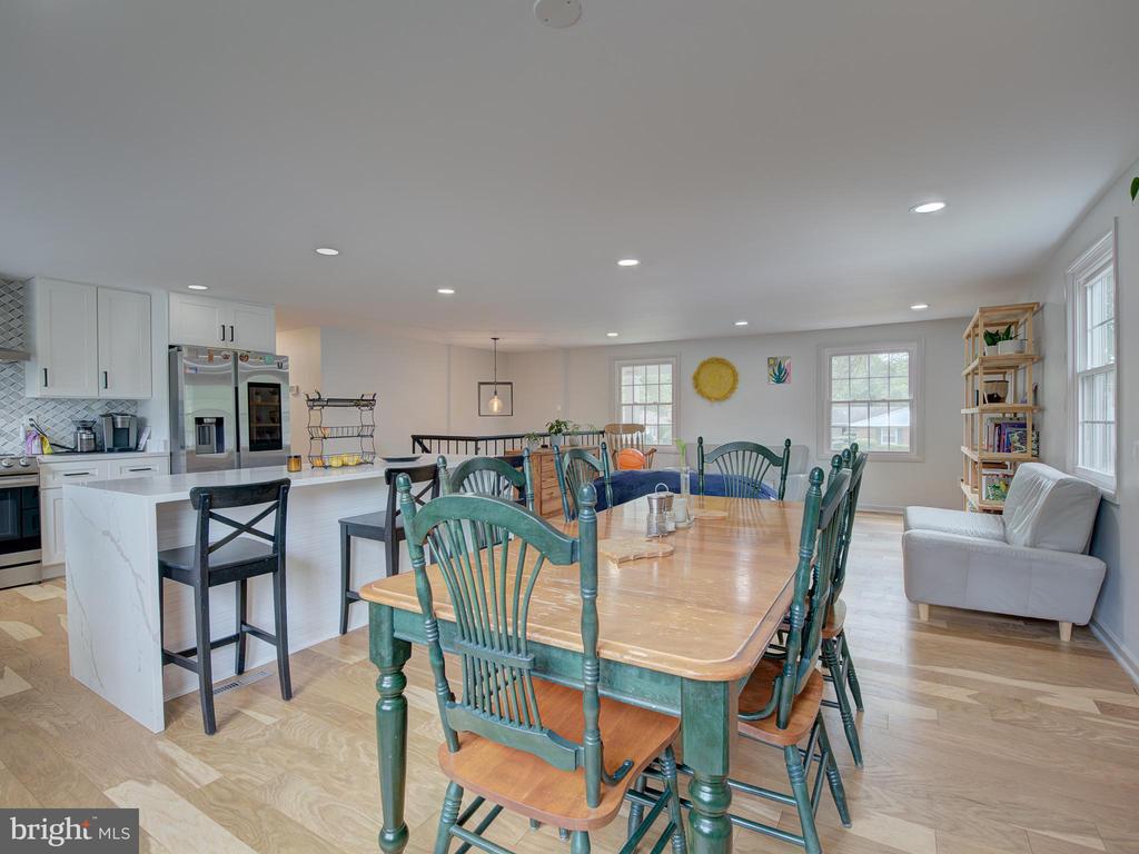 13102 MELVILLE LN