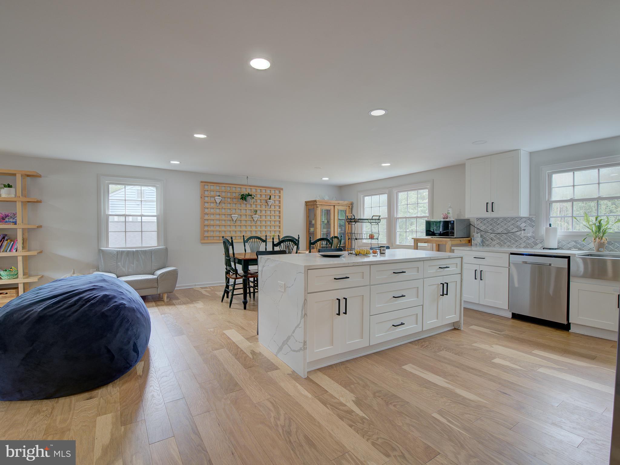 13102 MELVILLE LN