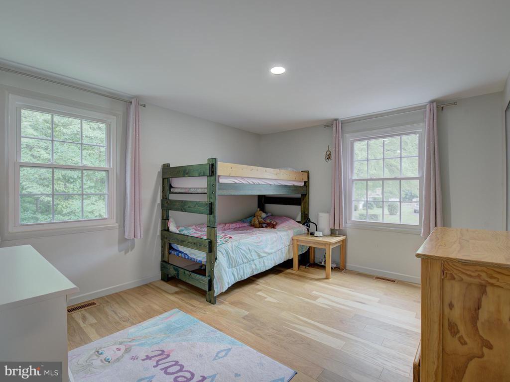 13102 MELVILLE LN