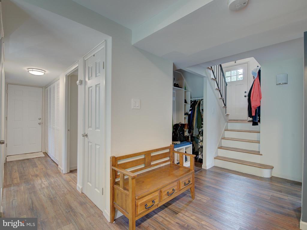 13102 MELVILLE LN