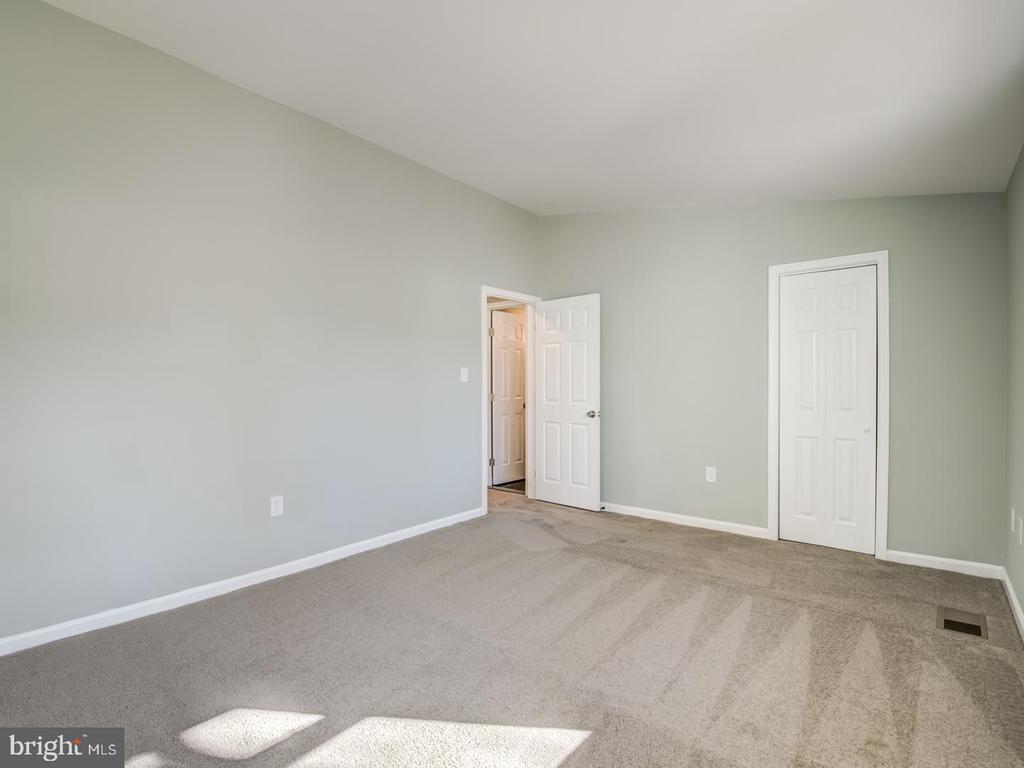 5021 AMERICANA DR #5021