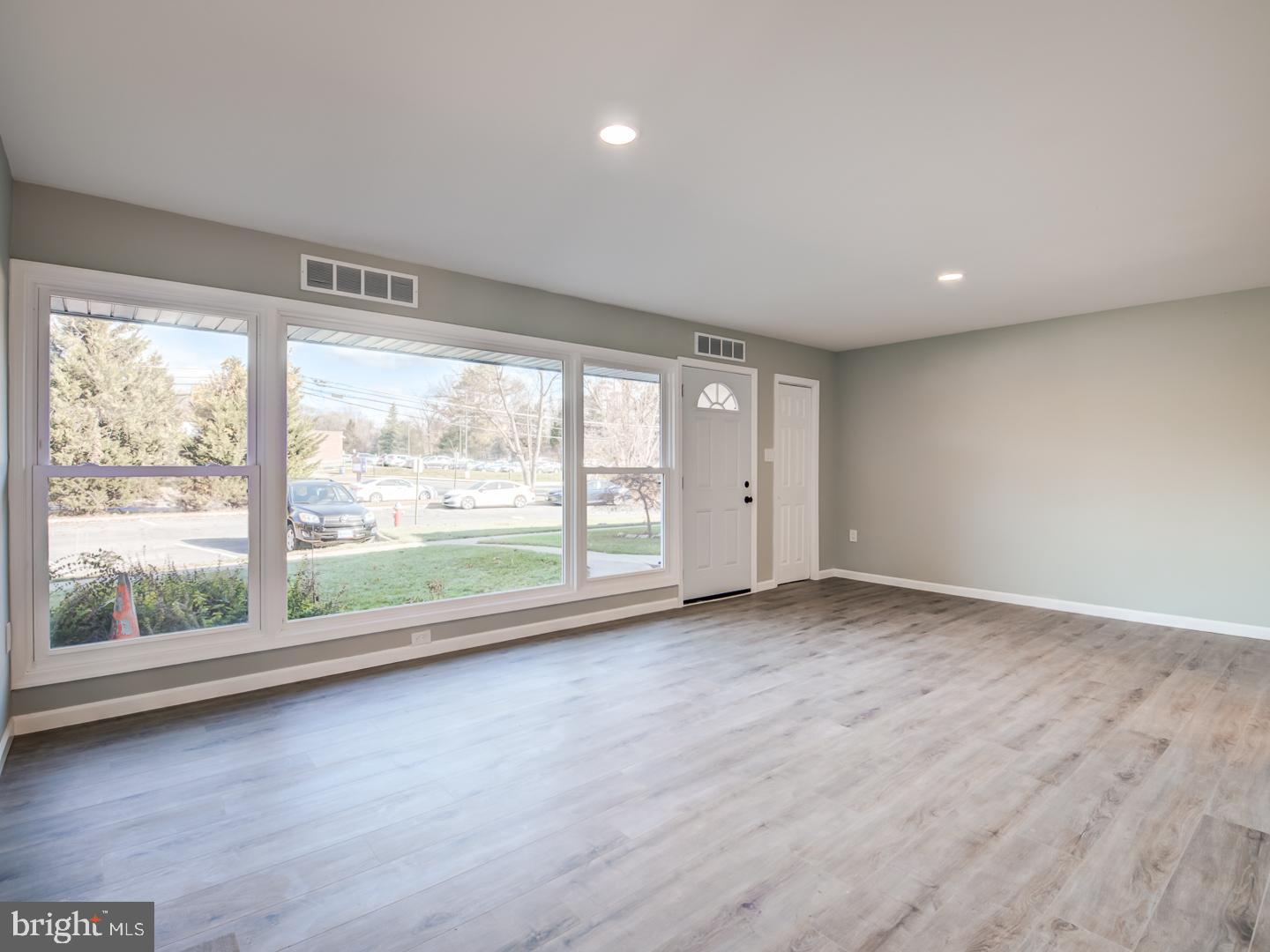 5021 AMERICANA DR #5021