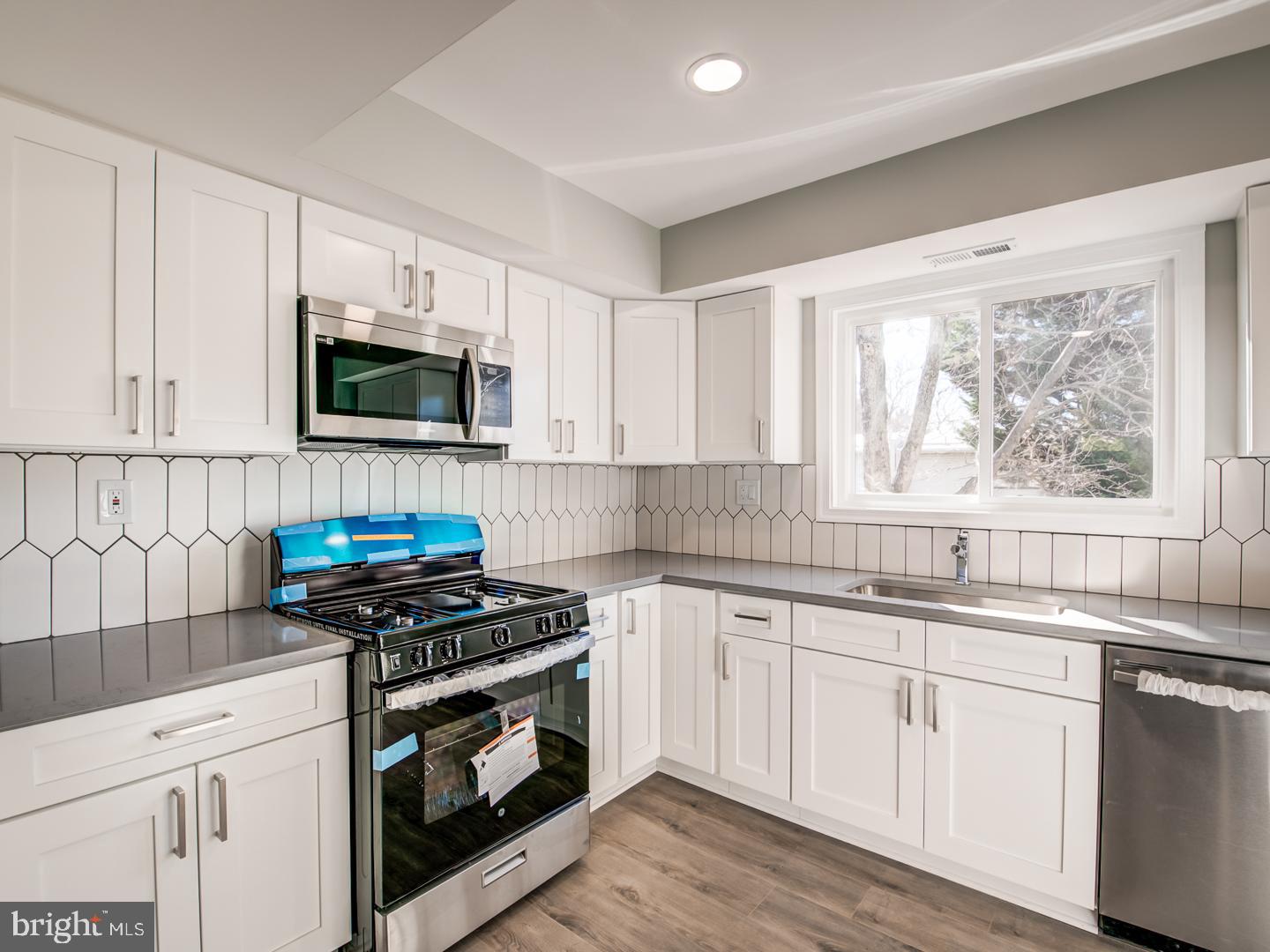 5021 AMERICANA DR #5021