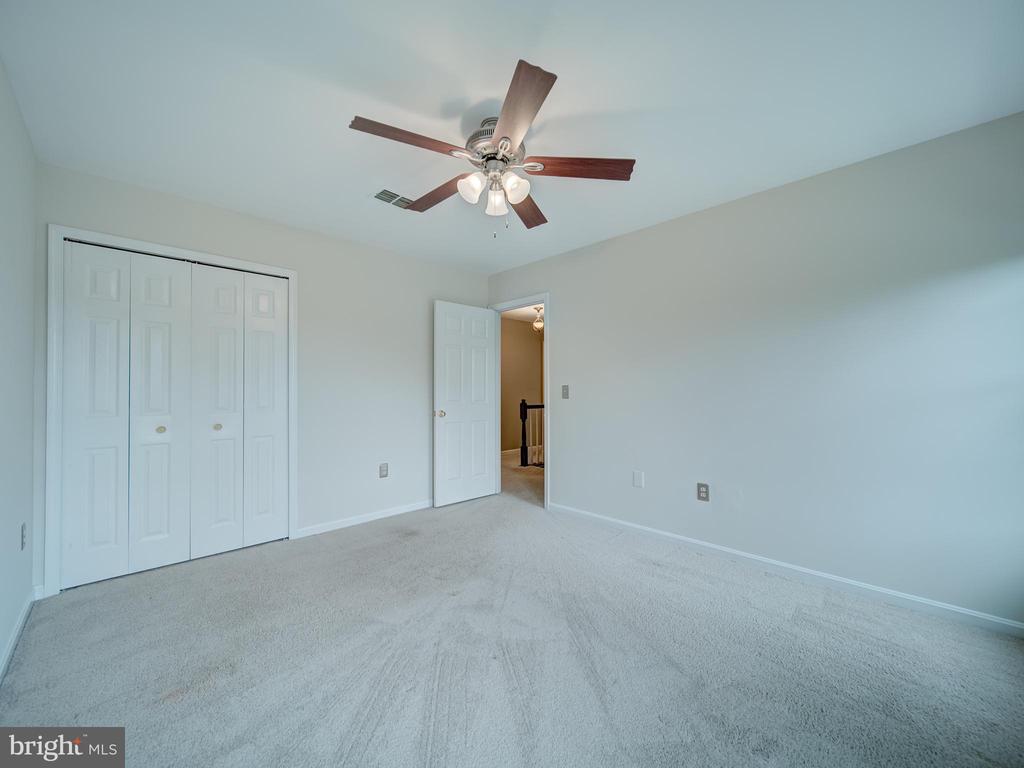 15292 SURREY HOUSE WAY