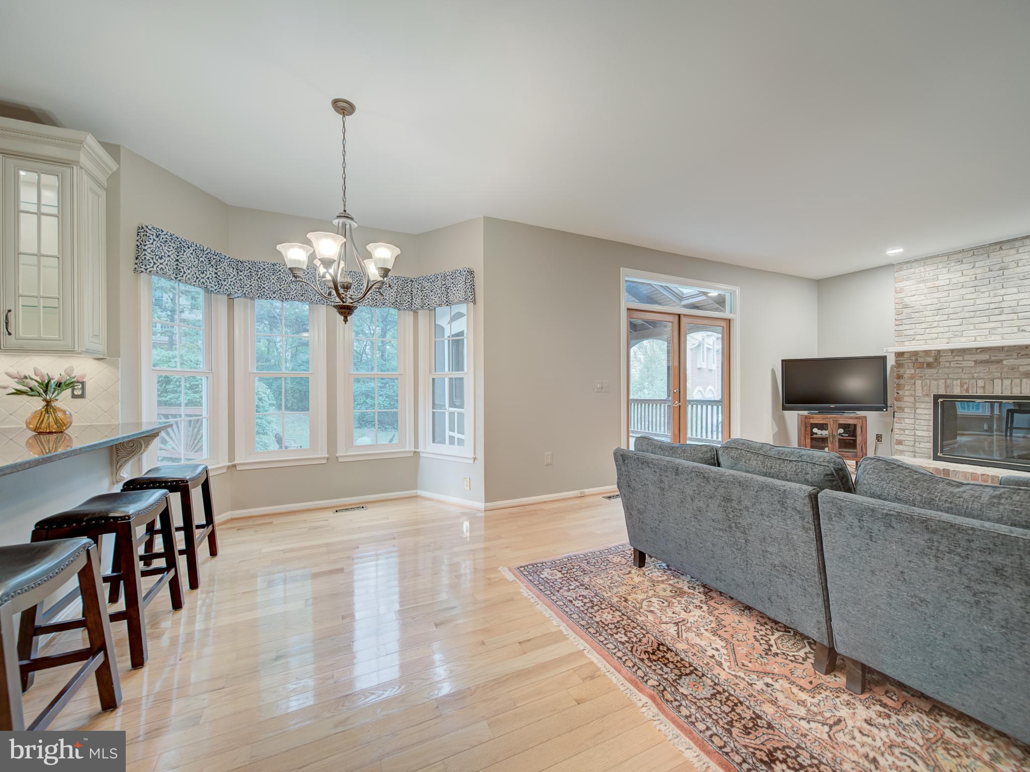 15292 SURREY HOUSE WAY