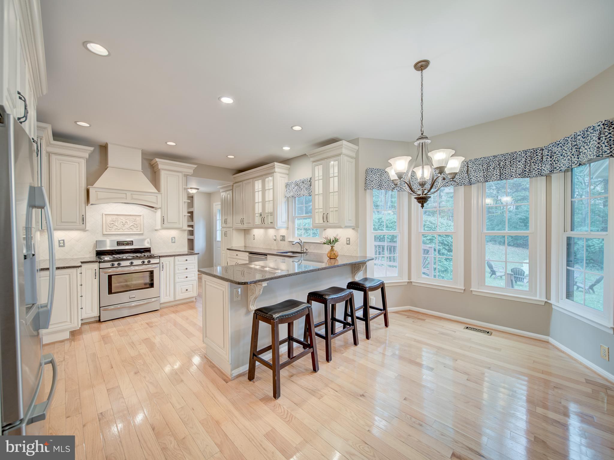15292 SURREY HOUSE WAY