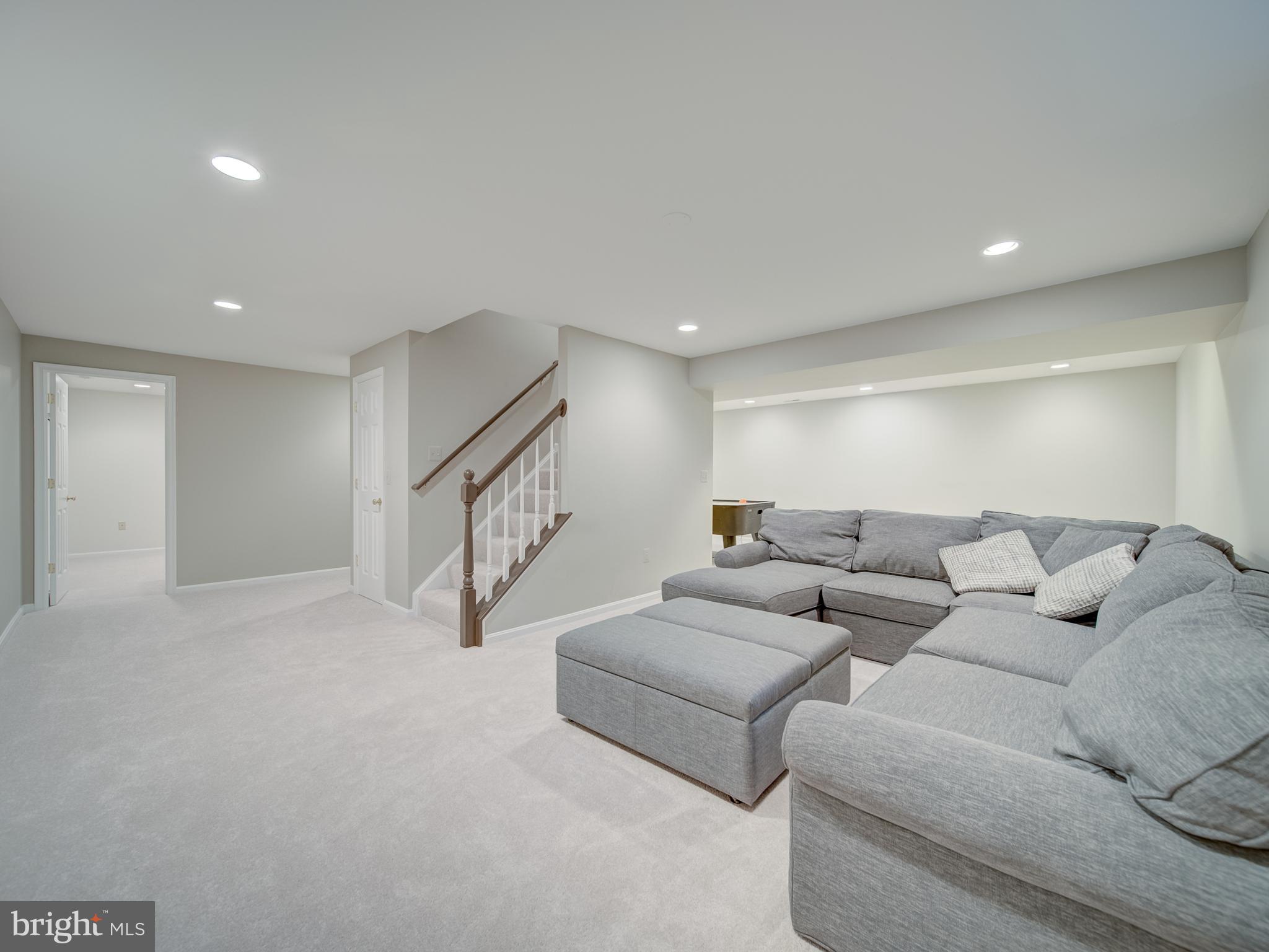 15292 SURREY HOUSE WAY