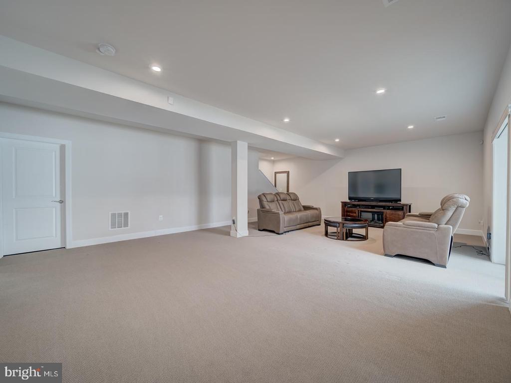 8657 Belle Grove Way