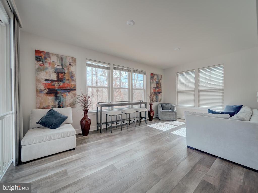 8657 Belle Grove Way