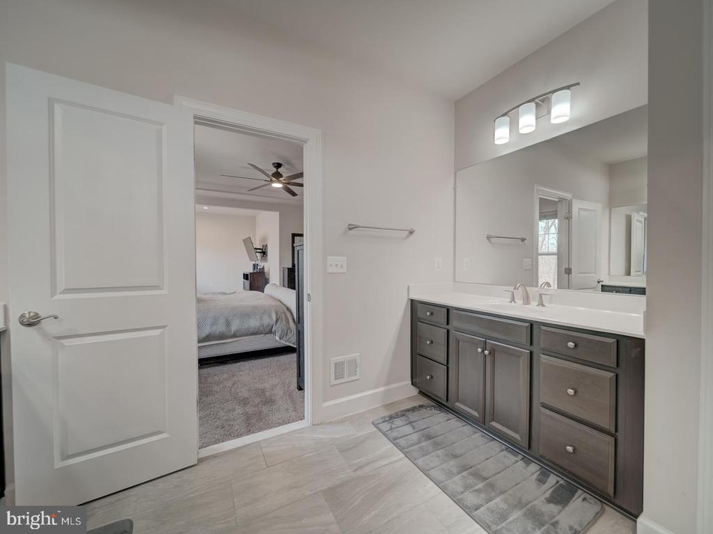 8657 Belle Grove Way