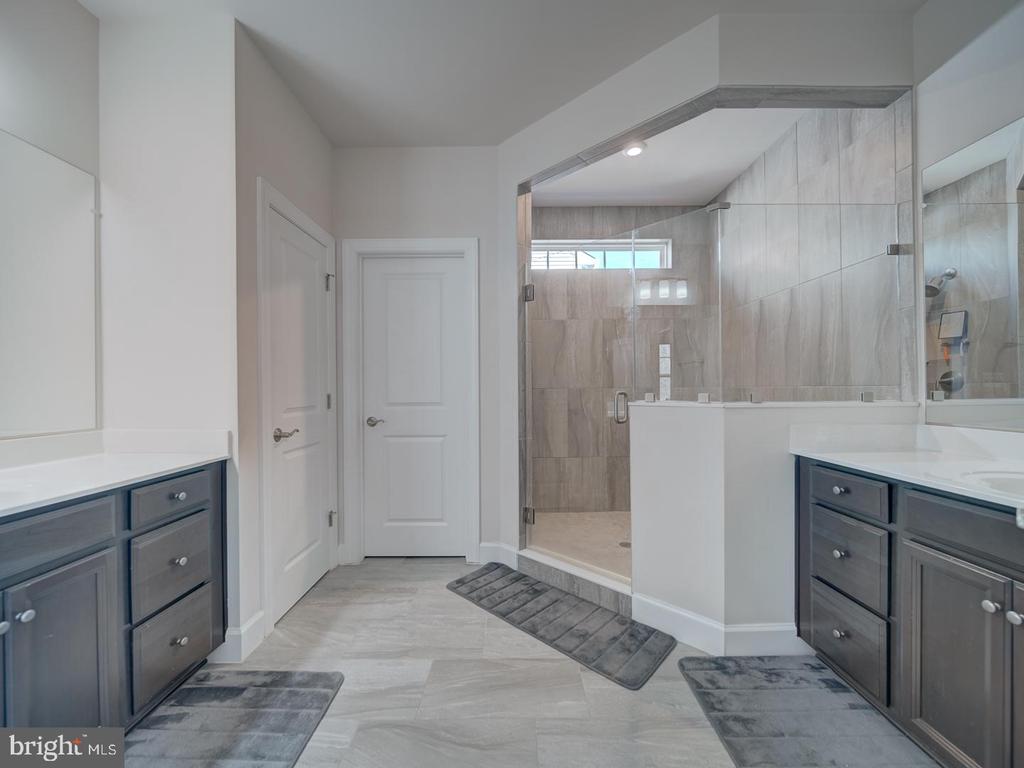 8657 Belle Grove Way