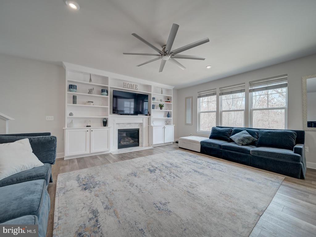 8657 Belle Grove Way