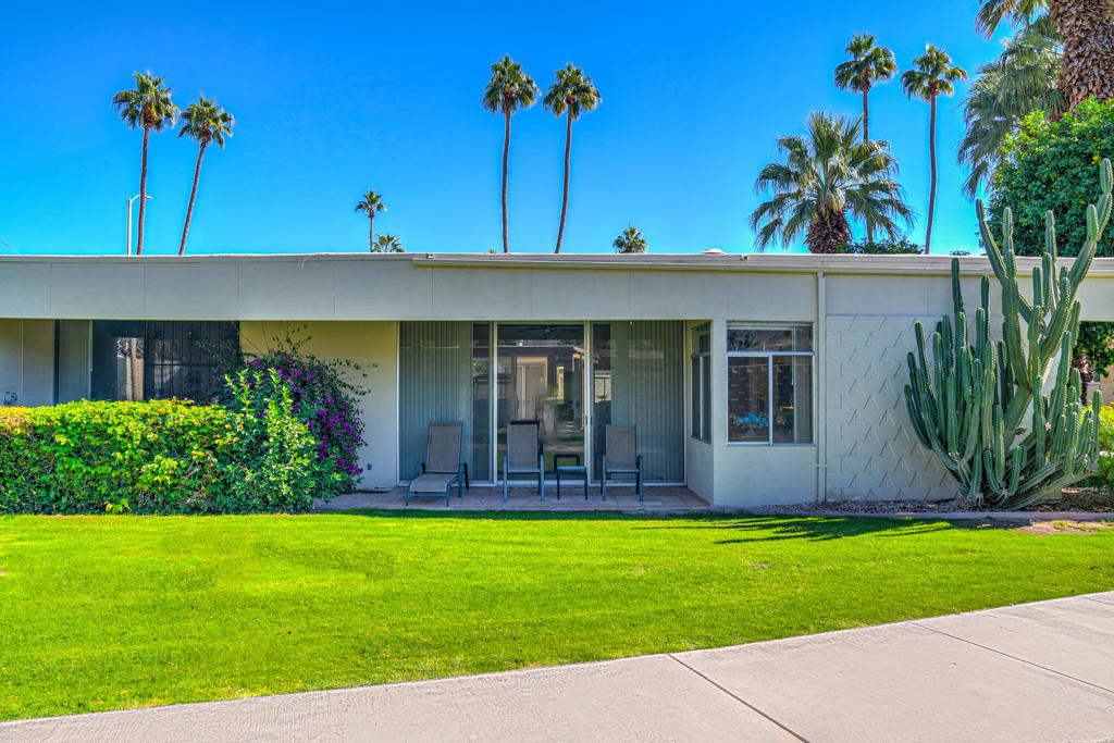 314 Desert Lakes Drive