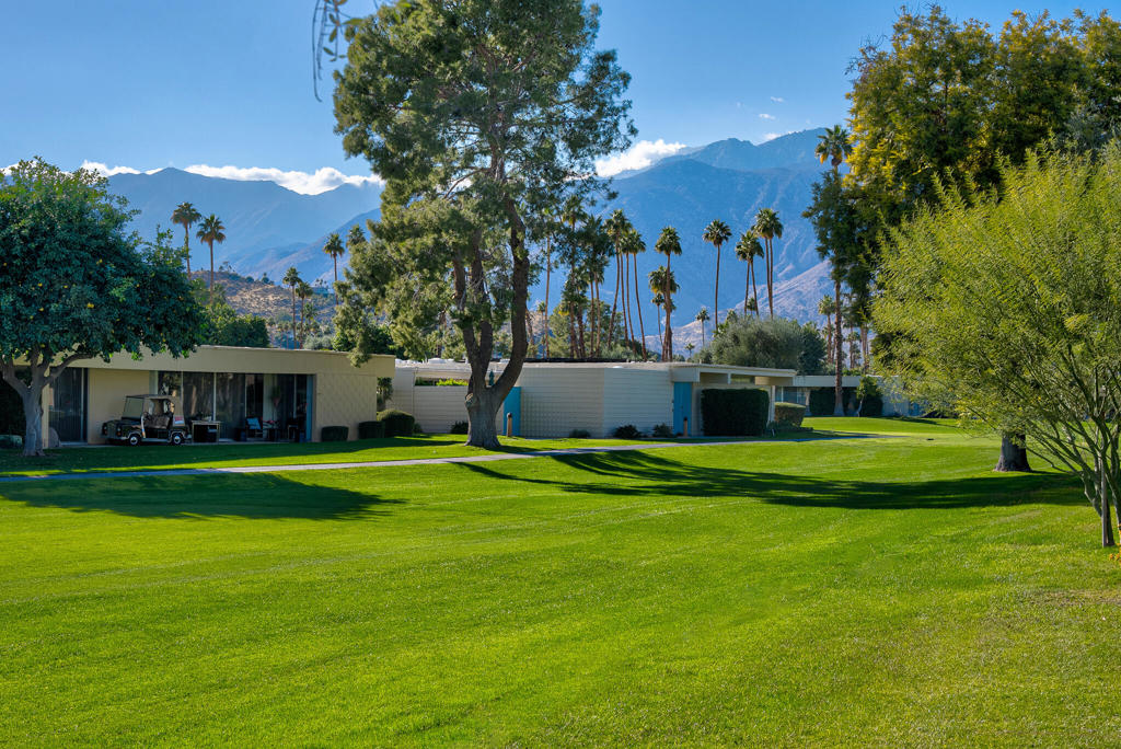 334 Desert Lakes Drive