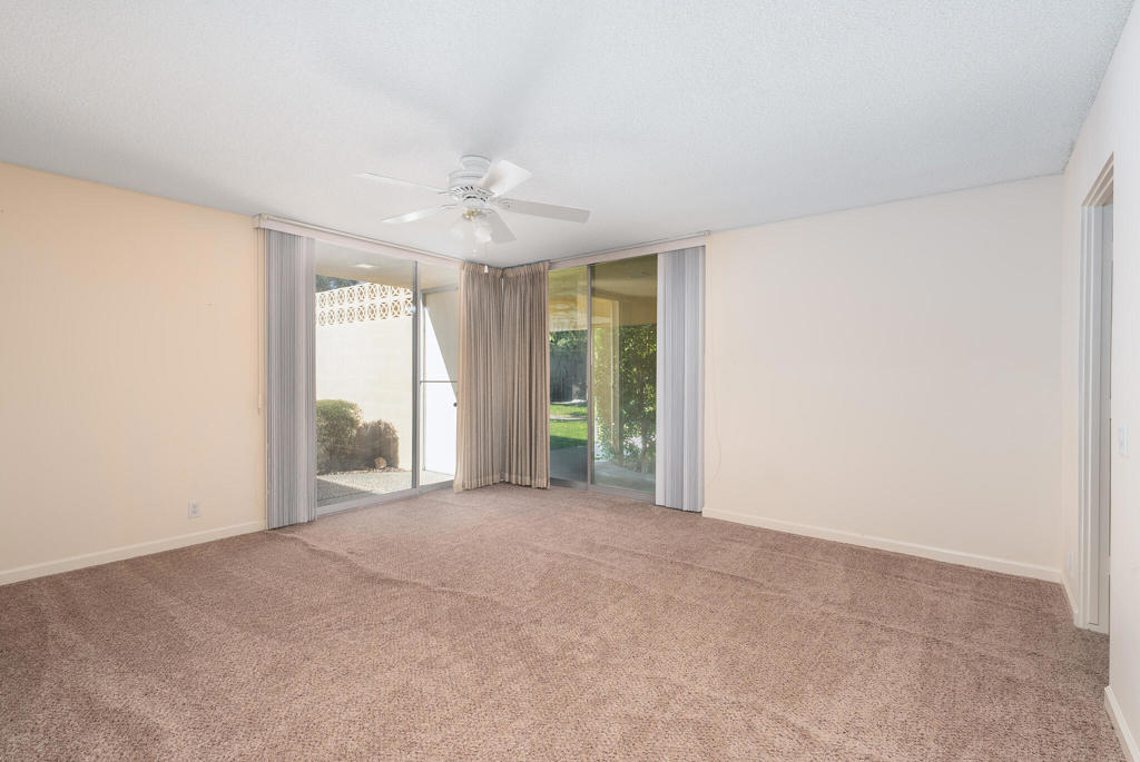 334 Desert Lakes Drive