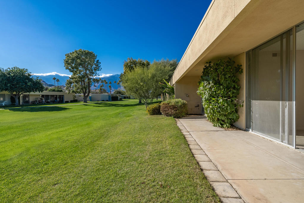 334 Desert Lakes Drive