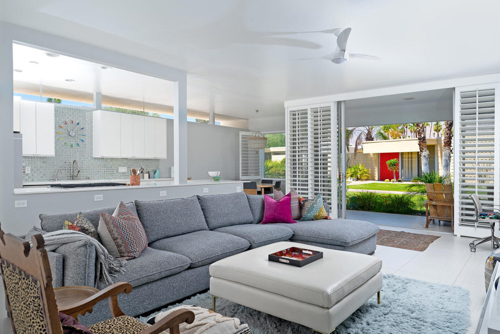 306 Desert Lakes Drive