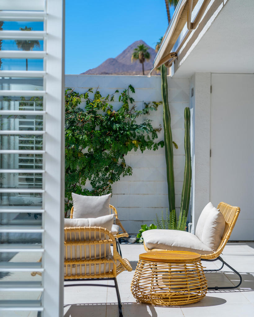 306 Desert Lakes Drive